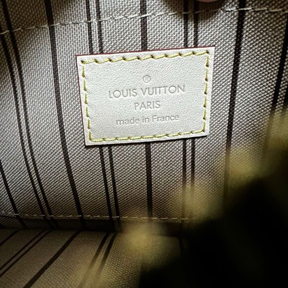 Louis Vuitton Neverfull PM Pouch Monogram - Picture 8 of 10